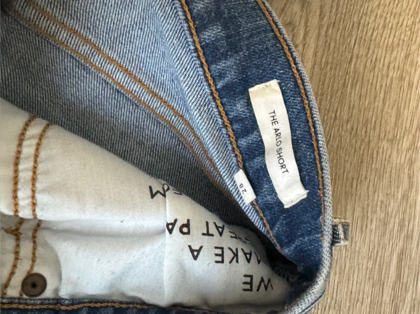 Aritzia Denim Forum - The Arlo Short, Size 28 image indicator(4)