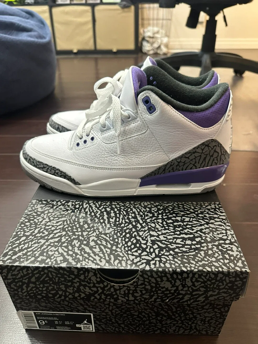 Air Jordan 3 Retro White/Purple Size 9.5 image indicator(4)