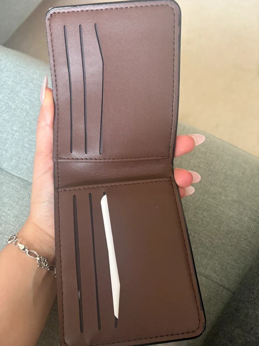 Dibaoleiou Brown Leather Wallet image indicator(2)