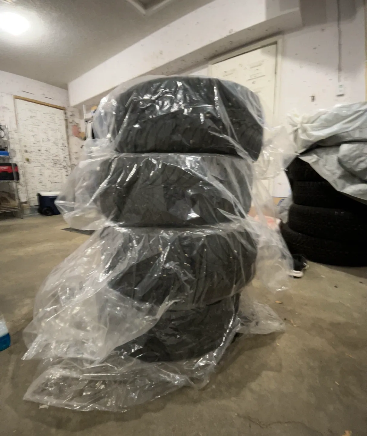 Goodyear winter tires - 215/55R16 image indicator(3)