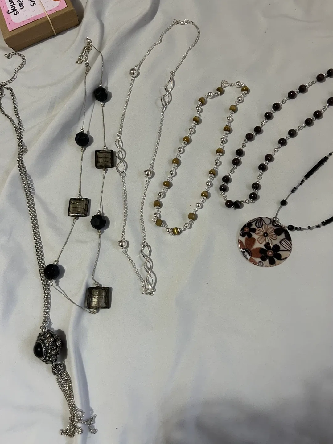 Assorted Fashion Necklaces - Bundle of 6 image indicator(4)