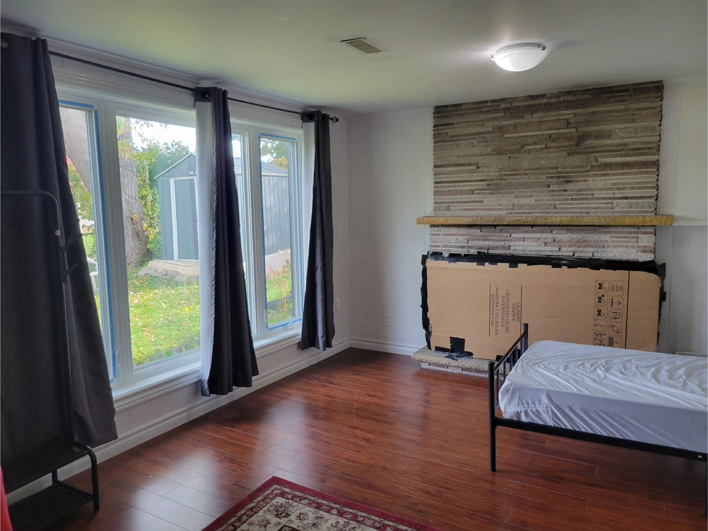 Furnished Large room in sharing with one girl near Scarborouh