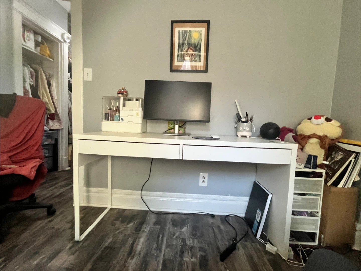 White Desk - photo 2