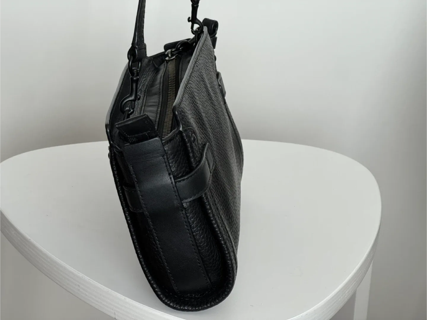 Swagger Carryall 27 + Smol Wristlet $141  O.B.O. image indicator(3)