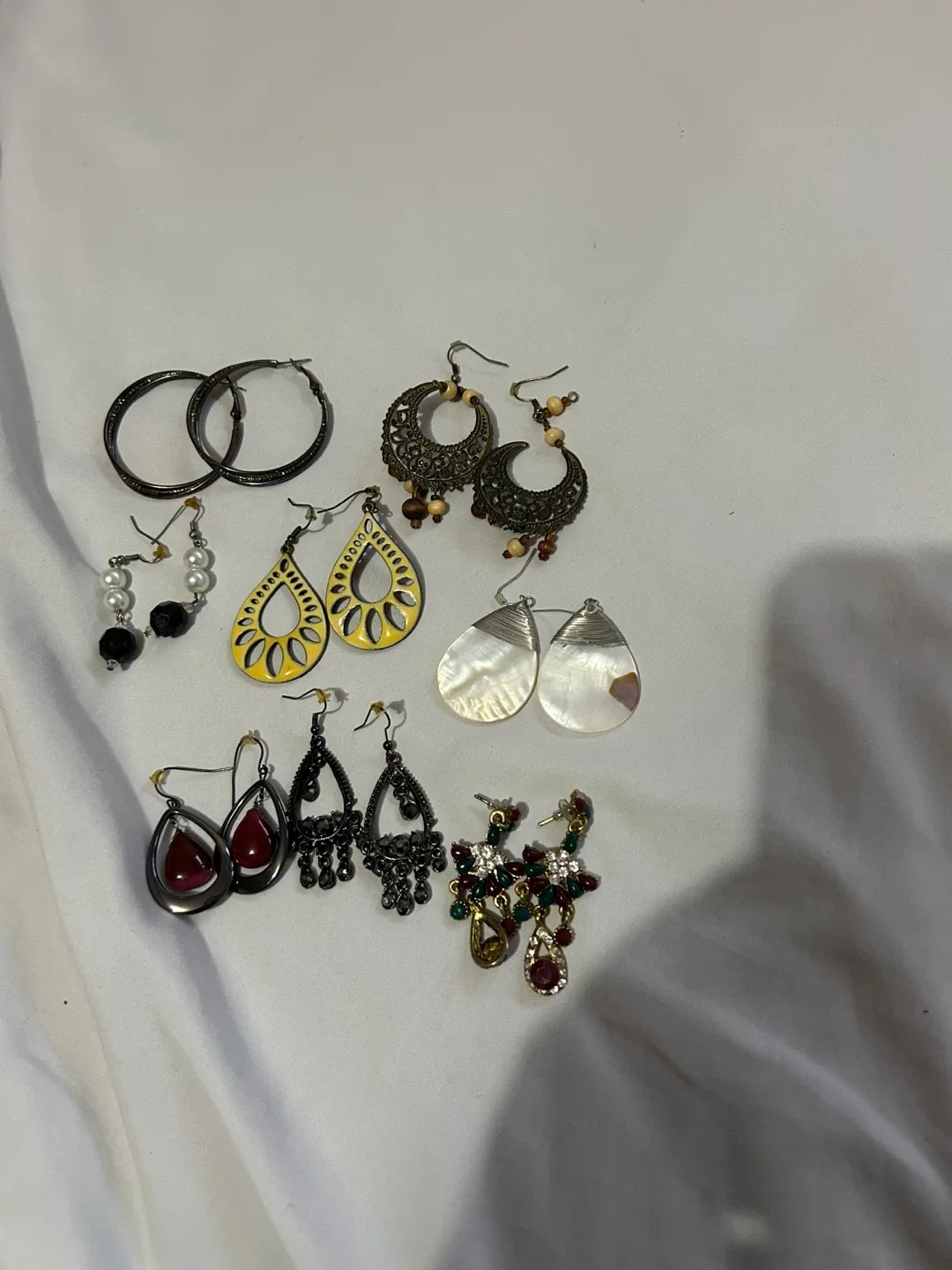 Assorted Fashion  Earrings - Lot of 8 pairs image indicator(2)