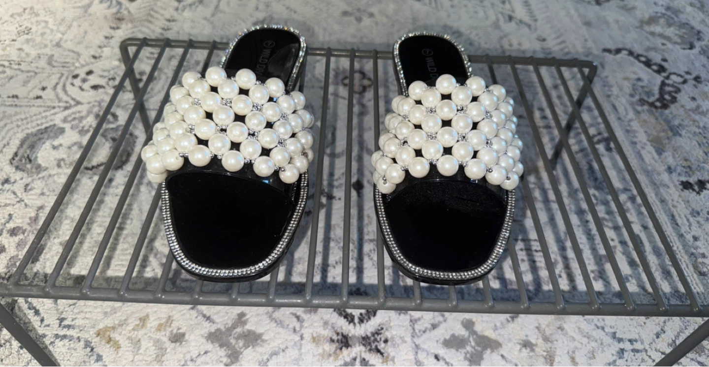 Wild Diva Lounge Pearl Slides - Size 7 - photo 2