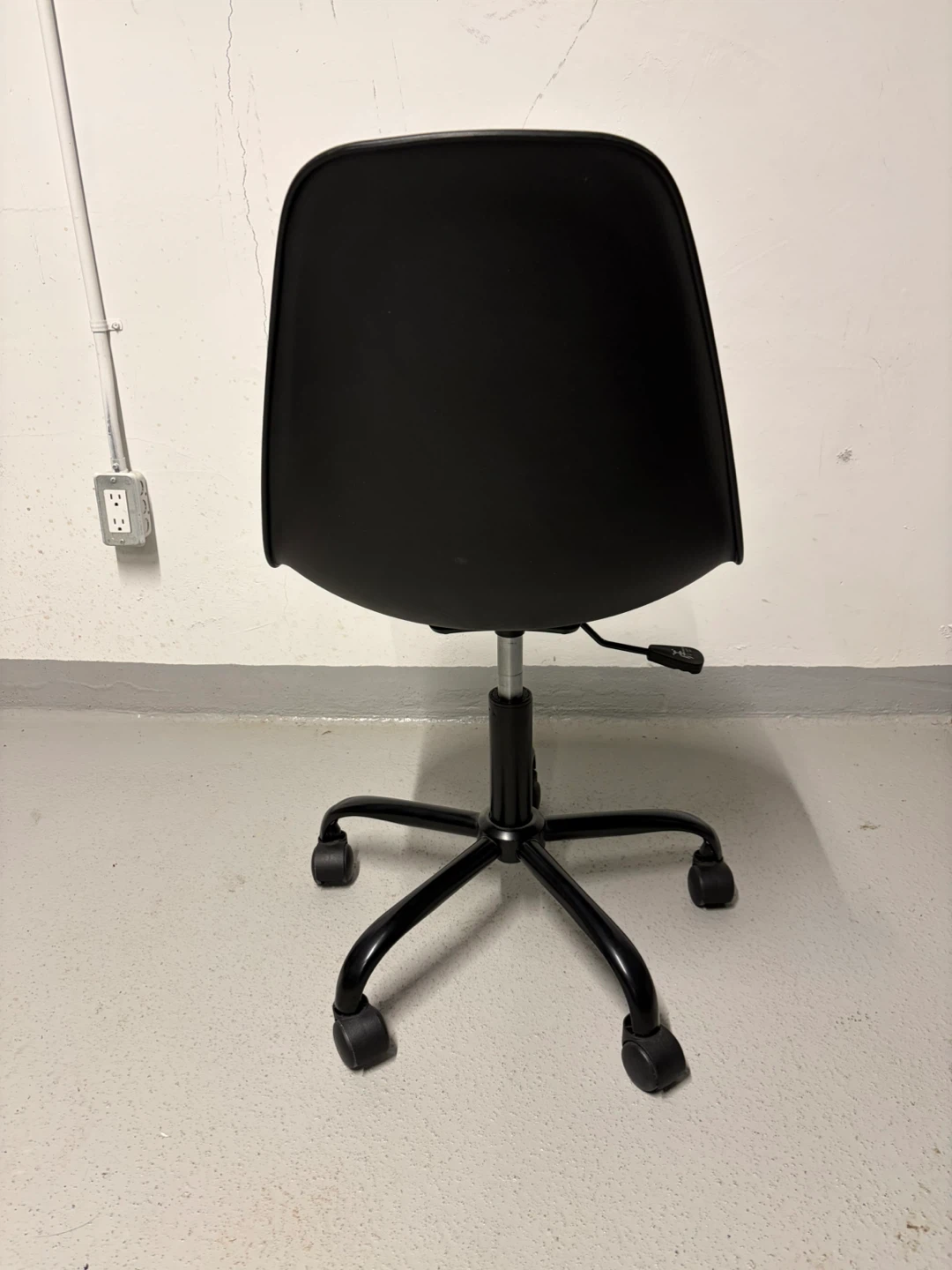 Black Office Swivel Chair - photo 2