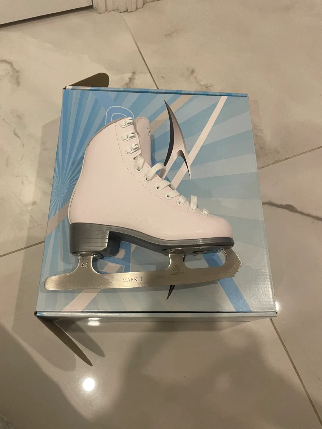 Riedell Emerald 113 Ice Skates - Size 8.5 image indicator(2)