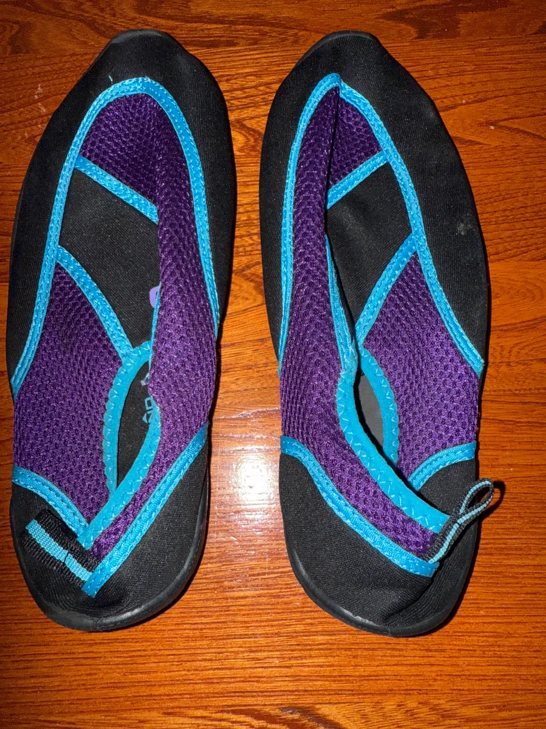Water Shoes - Size 7