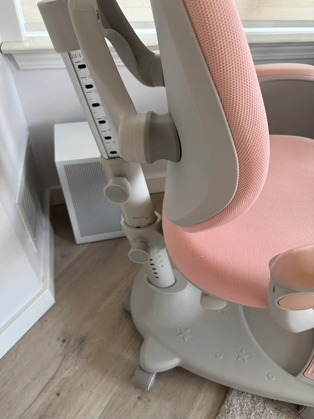 Kids Ergonomics Desk Chair - Pink image indicator(2)