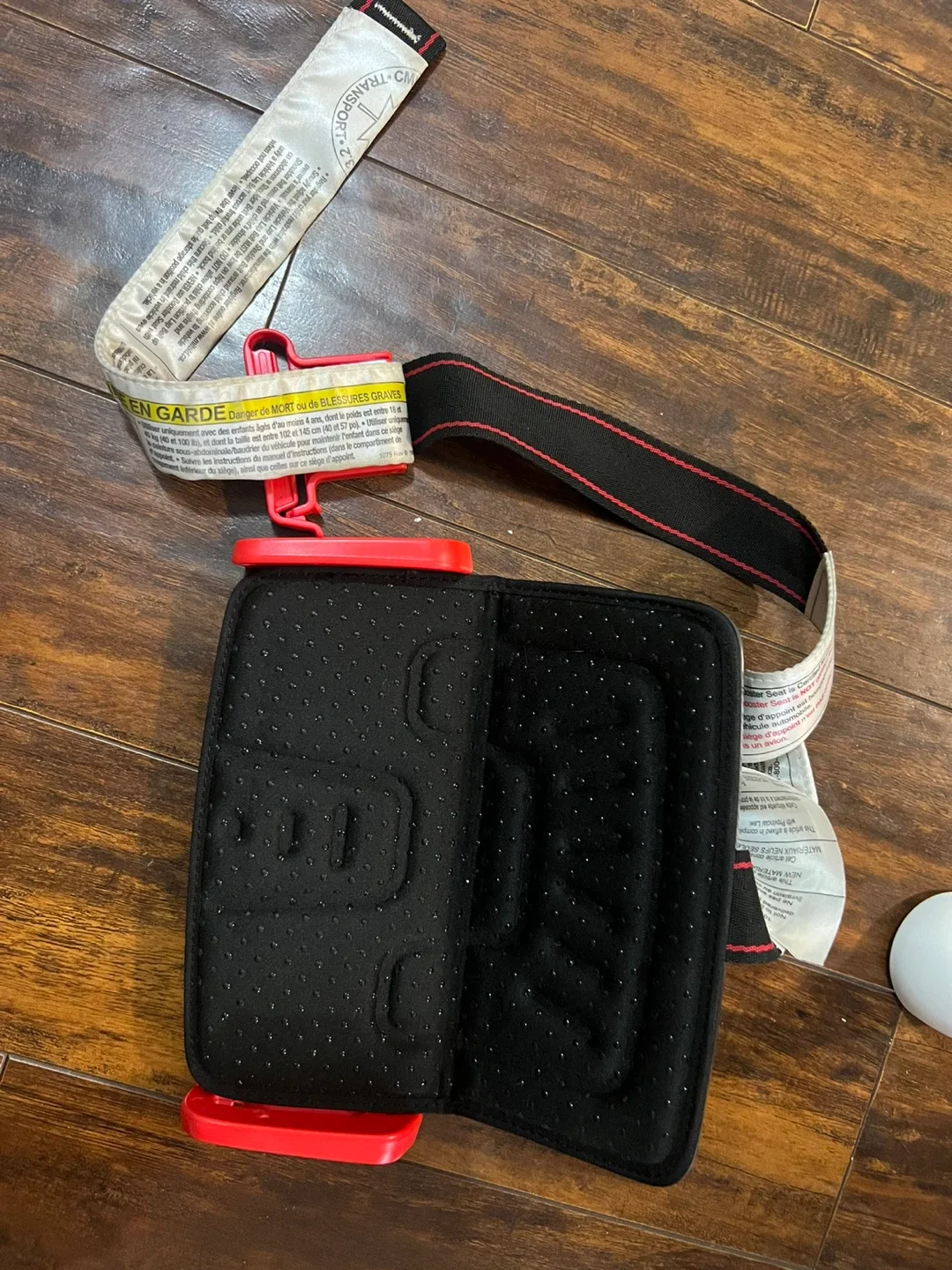 mifold Grab-and-Go Booster Seat - Compact & Portable image indicator(3)