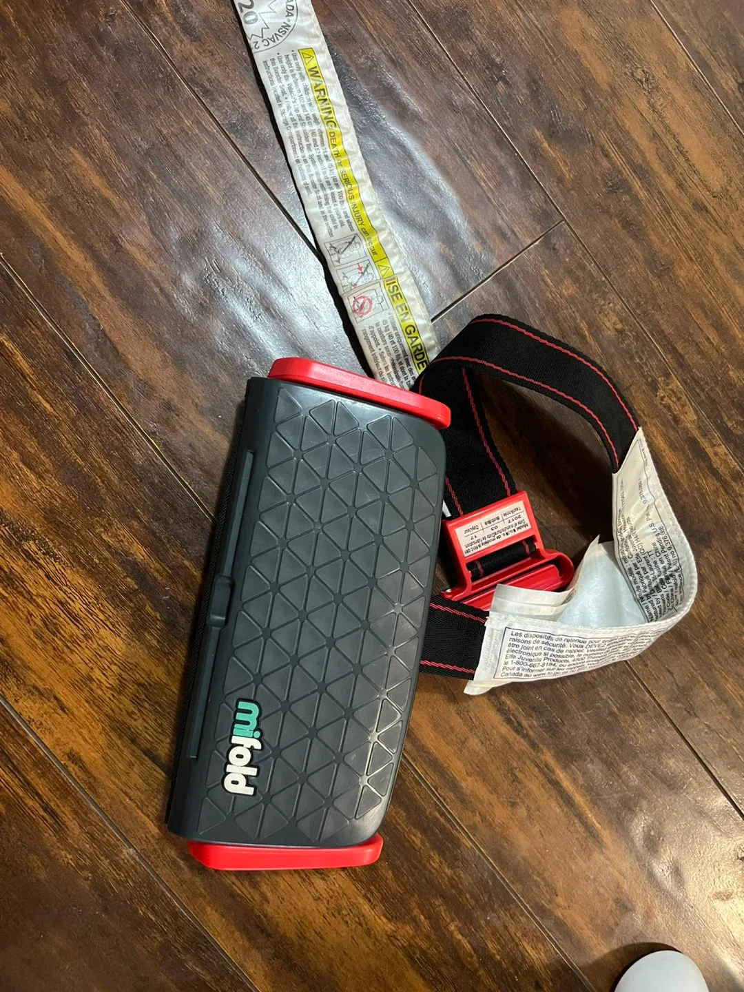 mifold Grab-and-Go Booster Seat - Compact & Portable image indicator(2)