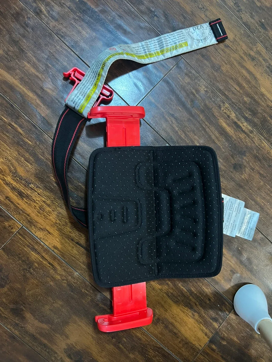 mifold Grab-and-Go Booster Seat - Compact & Portable image indicator(4)