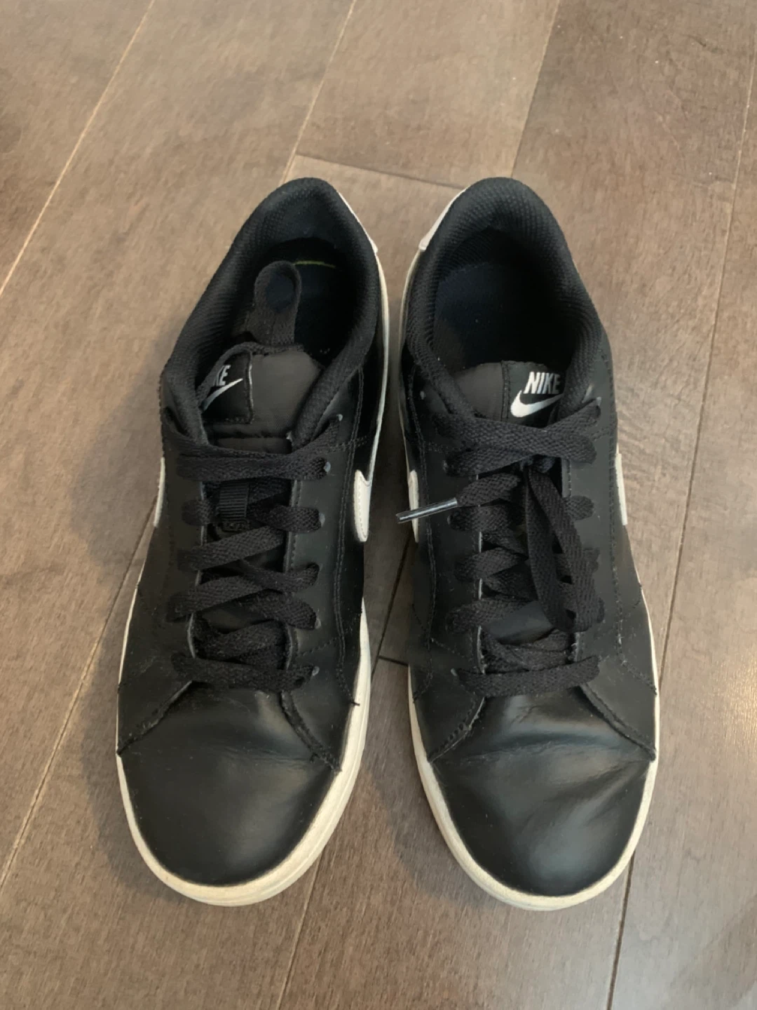 Nike Court Vintage Sneakers - Black & White