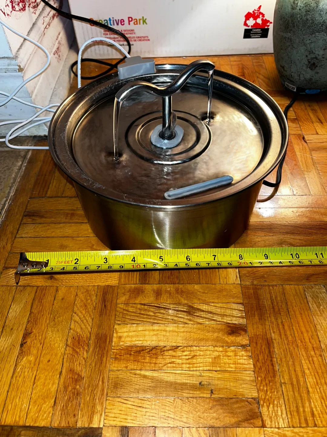 Stainless Steel Pet Fountain with Replacement Filters image indicator(3)