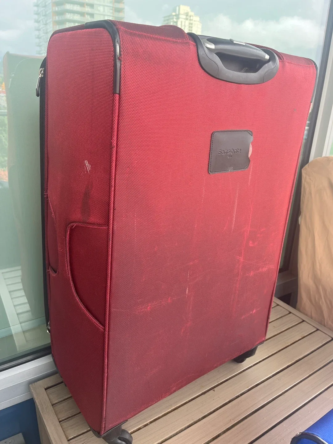 Samsonite Large Red Suitcase image indicator(2)
