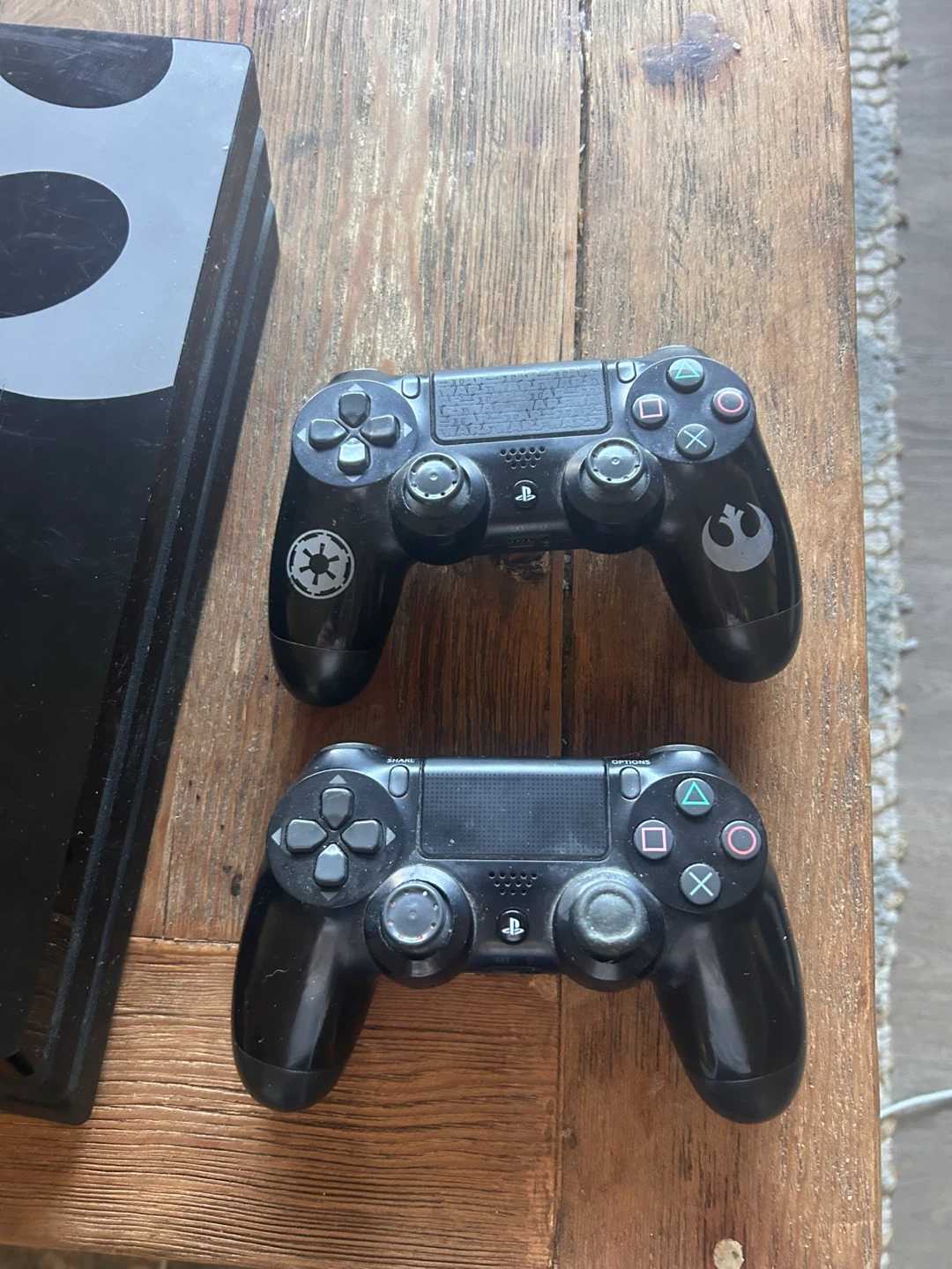 PS4 Star Wars Edition, 2 Controllers + 3 Games - photo 3
