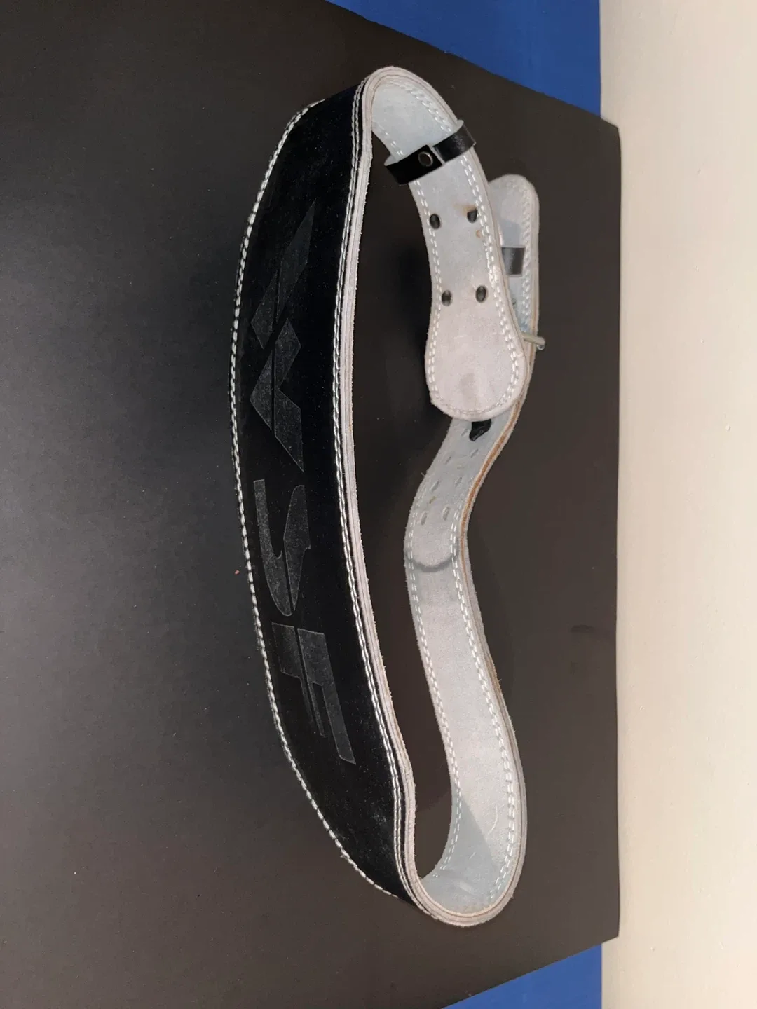 WSF Black Leather Weightlifting Belt image indicator(5)