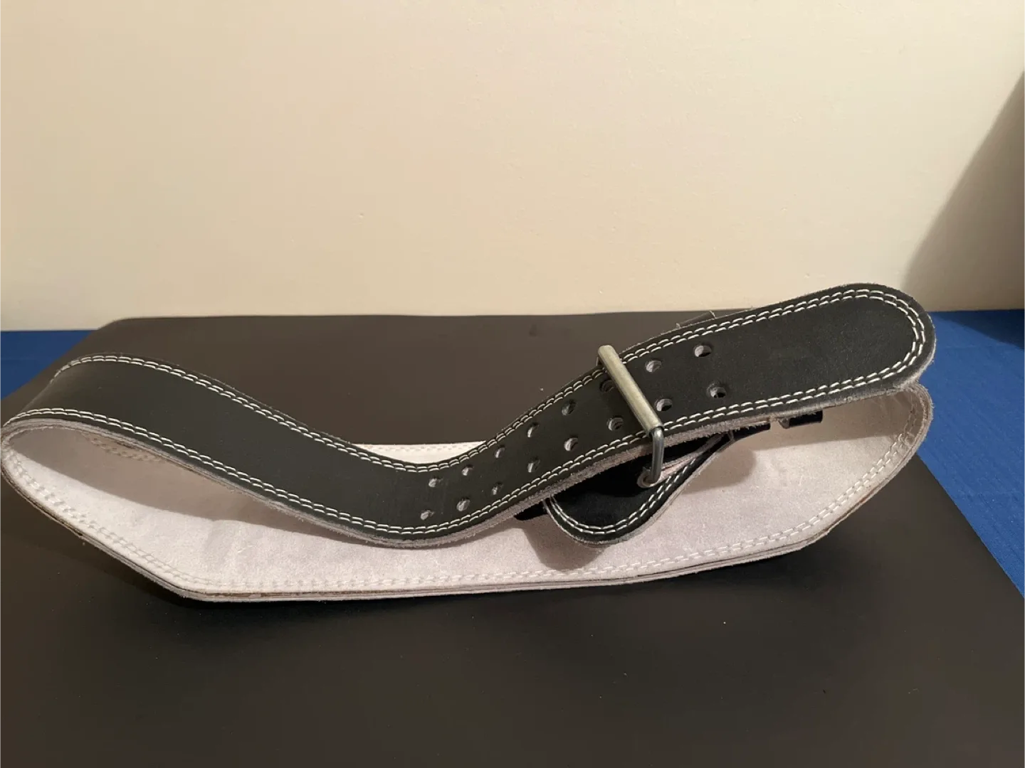 WSF Black Leather Weightlifting Belt image indicator(4)