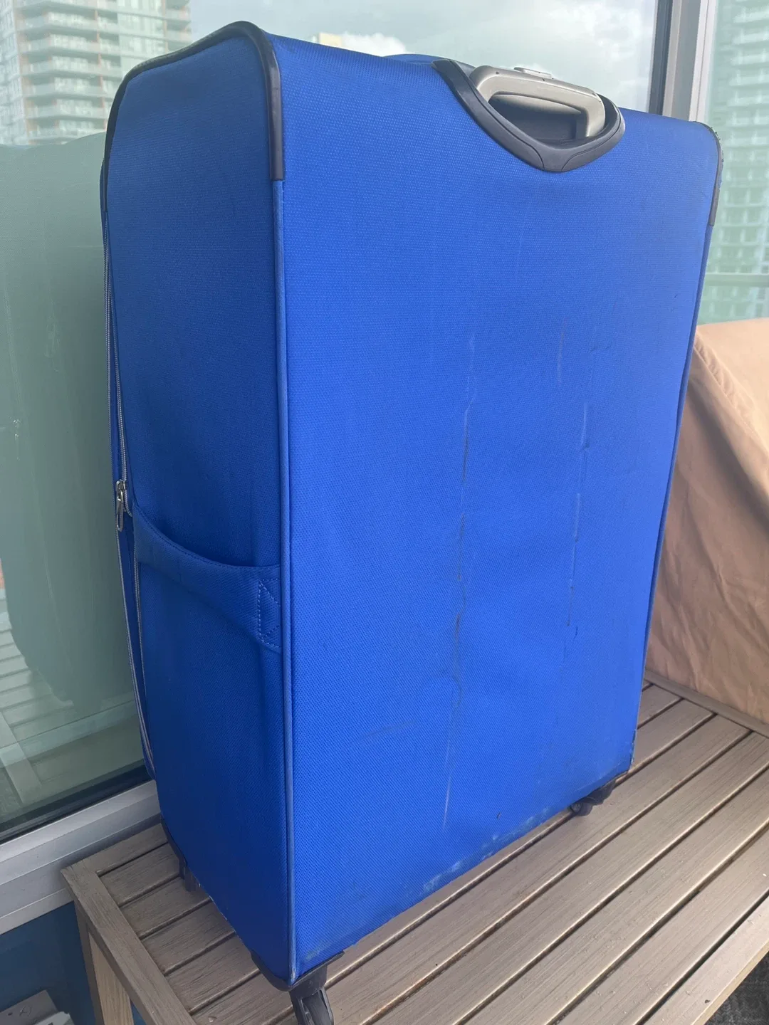 Large Blue Suitcase image indicator(3)