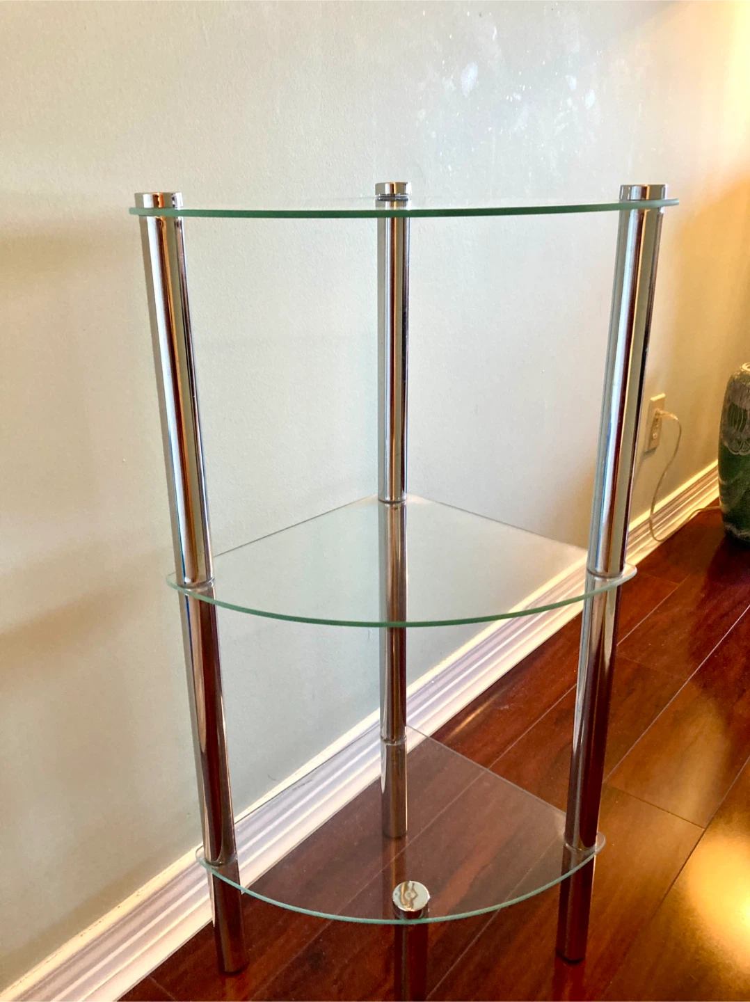 A pair of 3 tier Glass Corner Shelves - photo 2