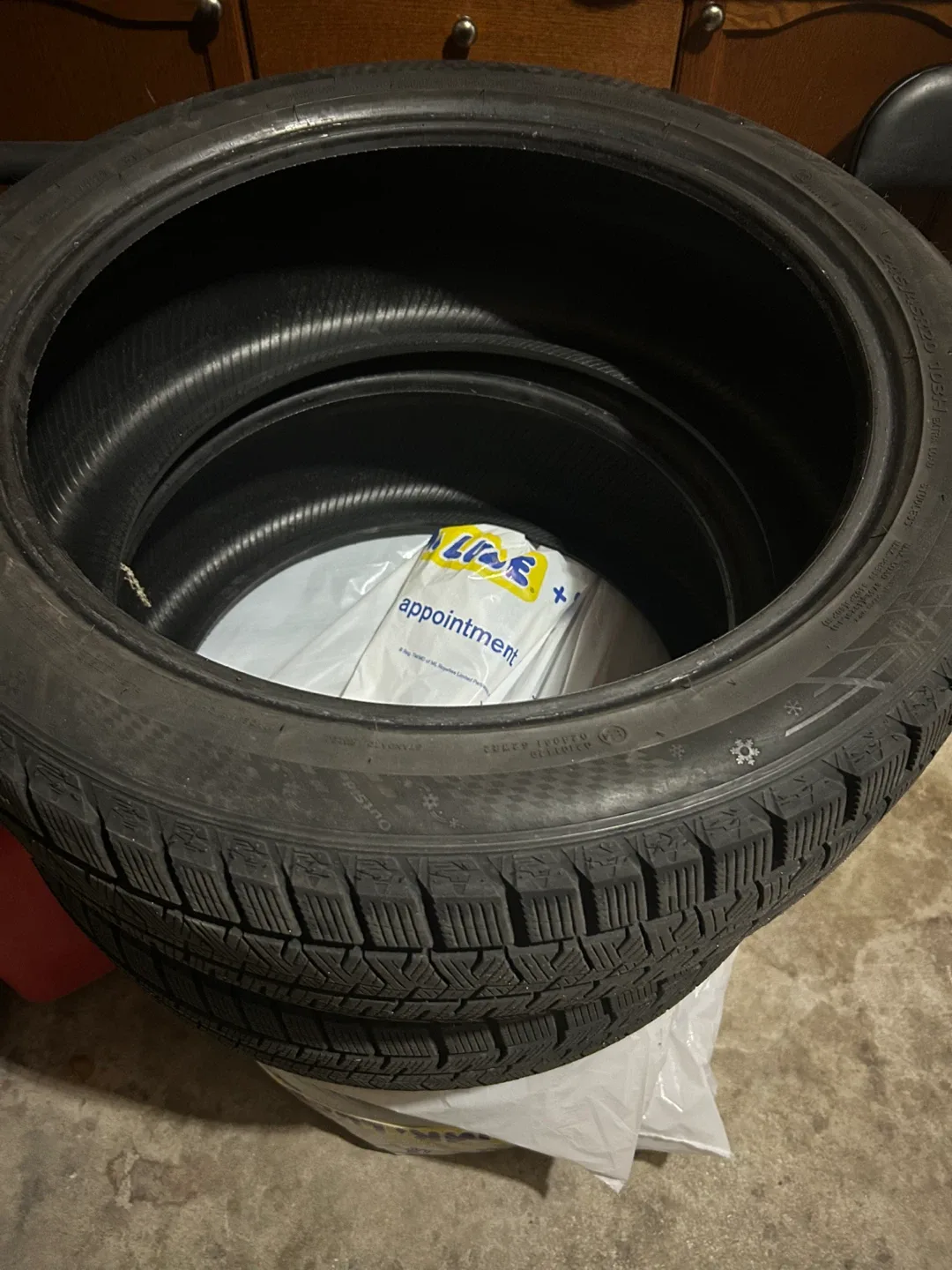 Set of Winter Tires 245/45R20 thumbnail