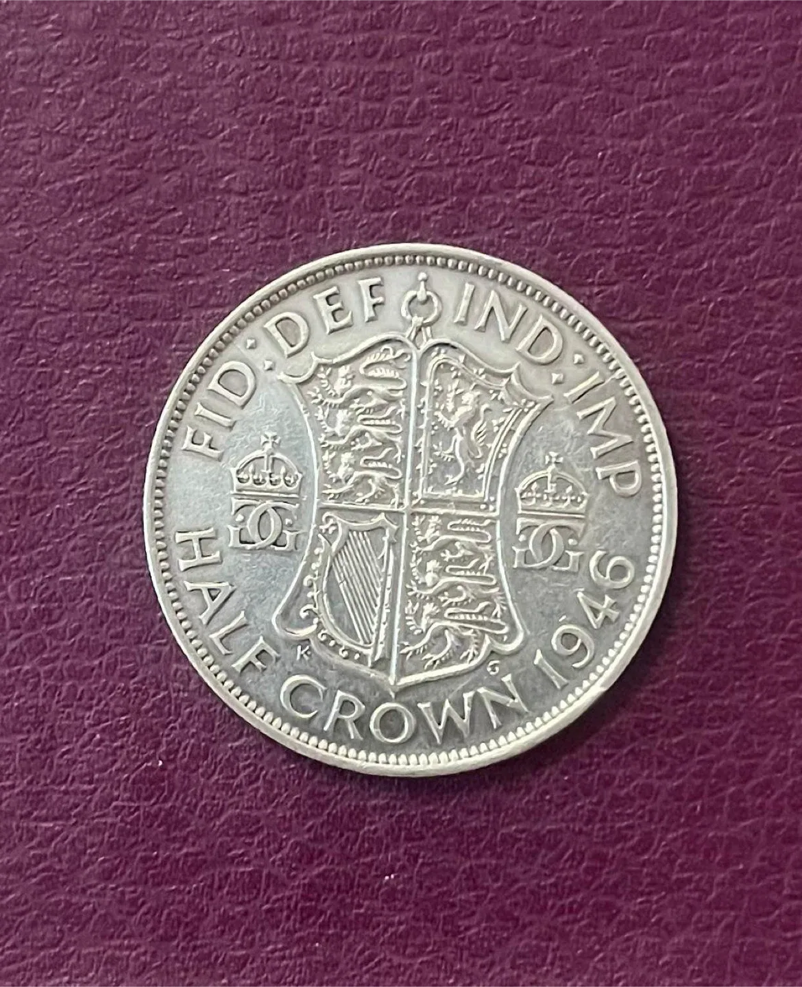 Vintage Silver 1946 Half Crown Coin image indicator(5)