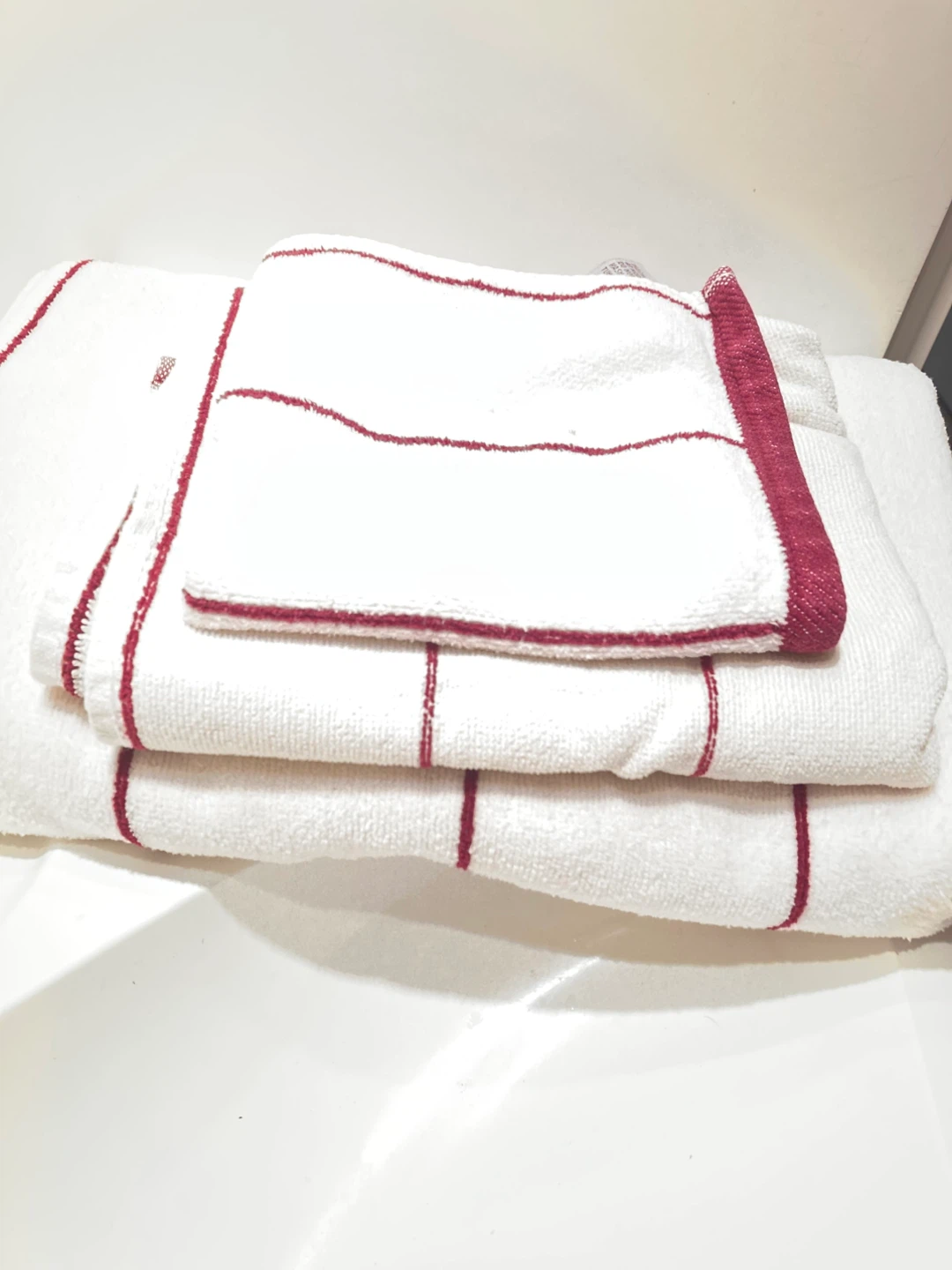 High quality Cotton Towel Set - White & Red