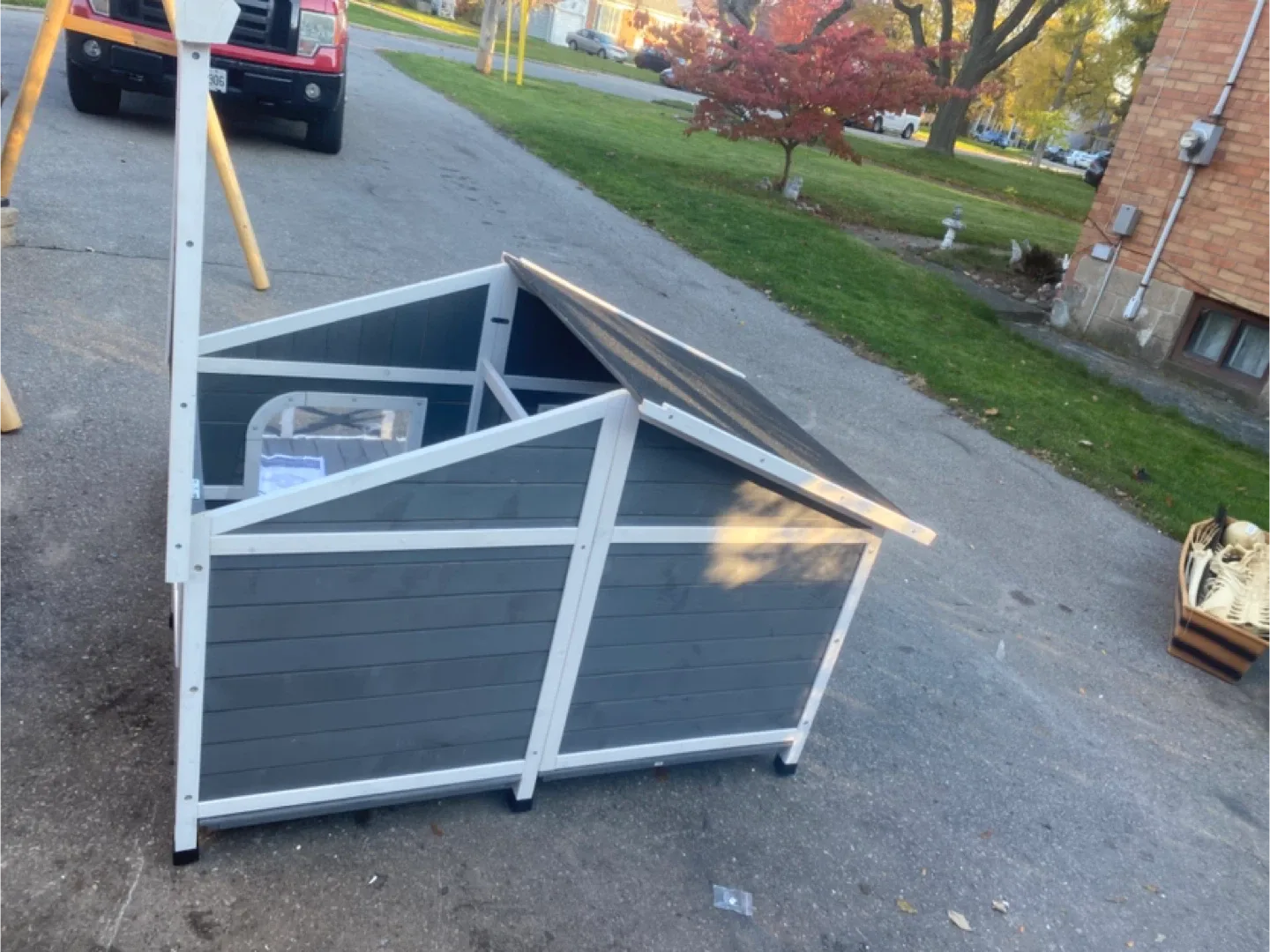 Dog House with Porch - Grey & White image indicator(6)