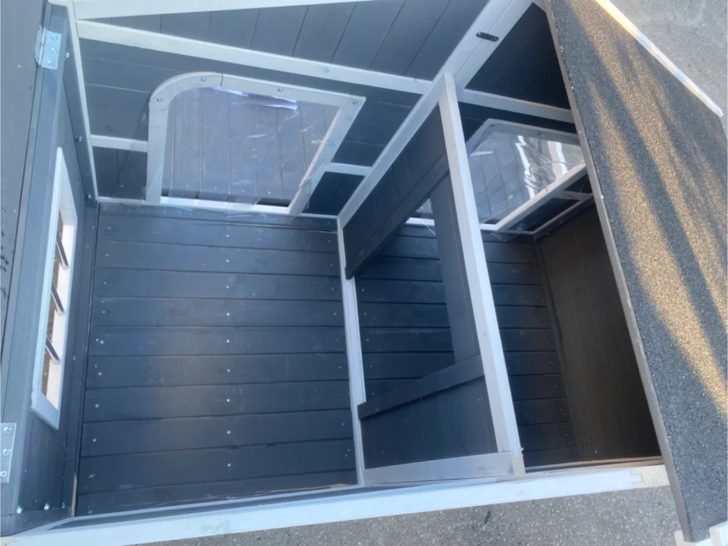 Dog House with Porch - Grey & White image indicator(7)