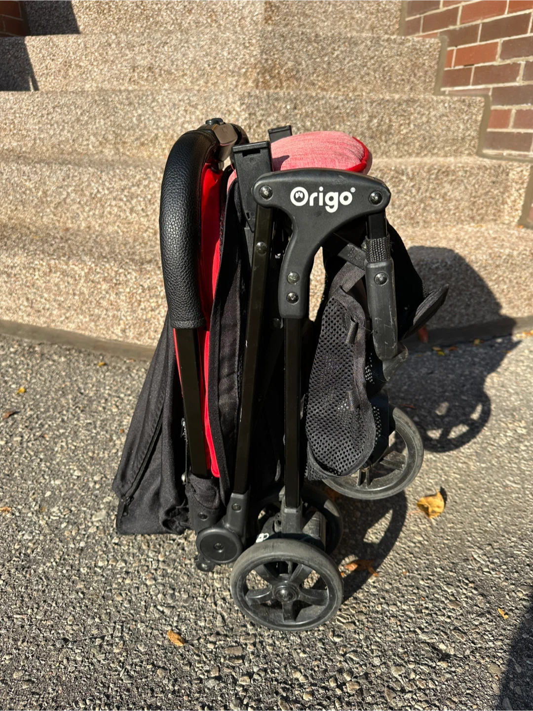 Ultra compact travel stroller - Origo Bubble - photo 3