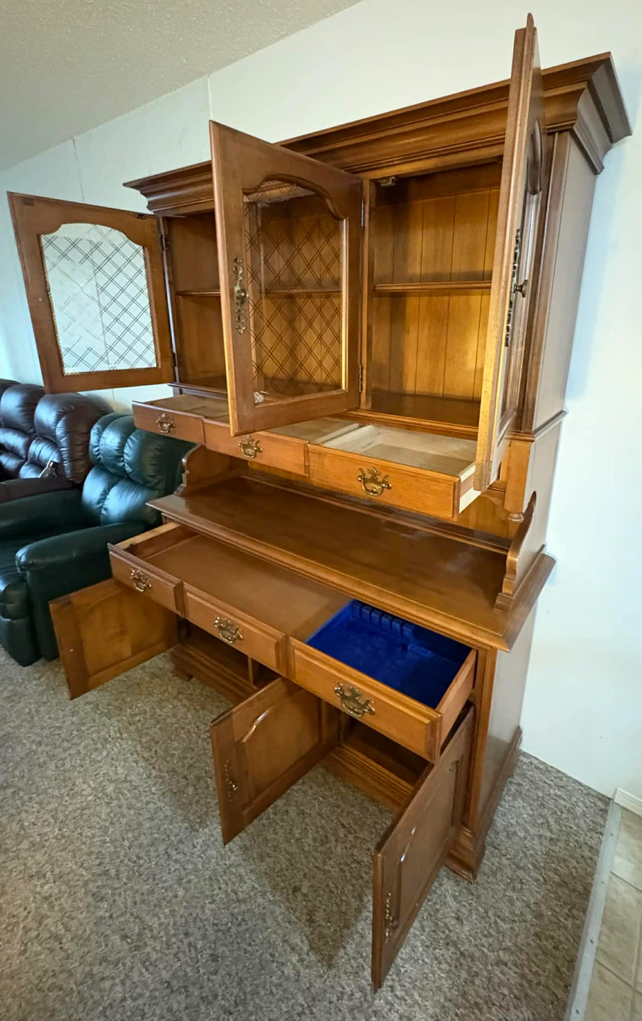 Maple Wooden Hutch with Glass Cabinets - photo 4