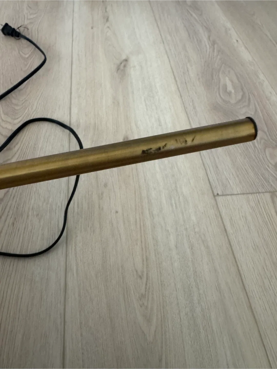 Globe Table Lamp - Gold Finish image indicator(3)