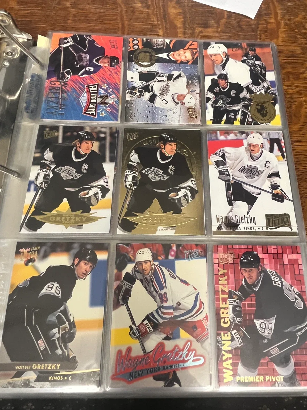 Wayne Gretzky Hockey Cards Collection image indicator(2)