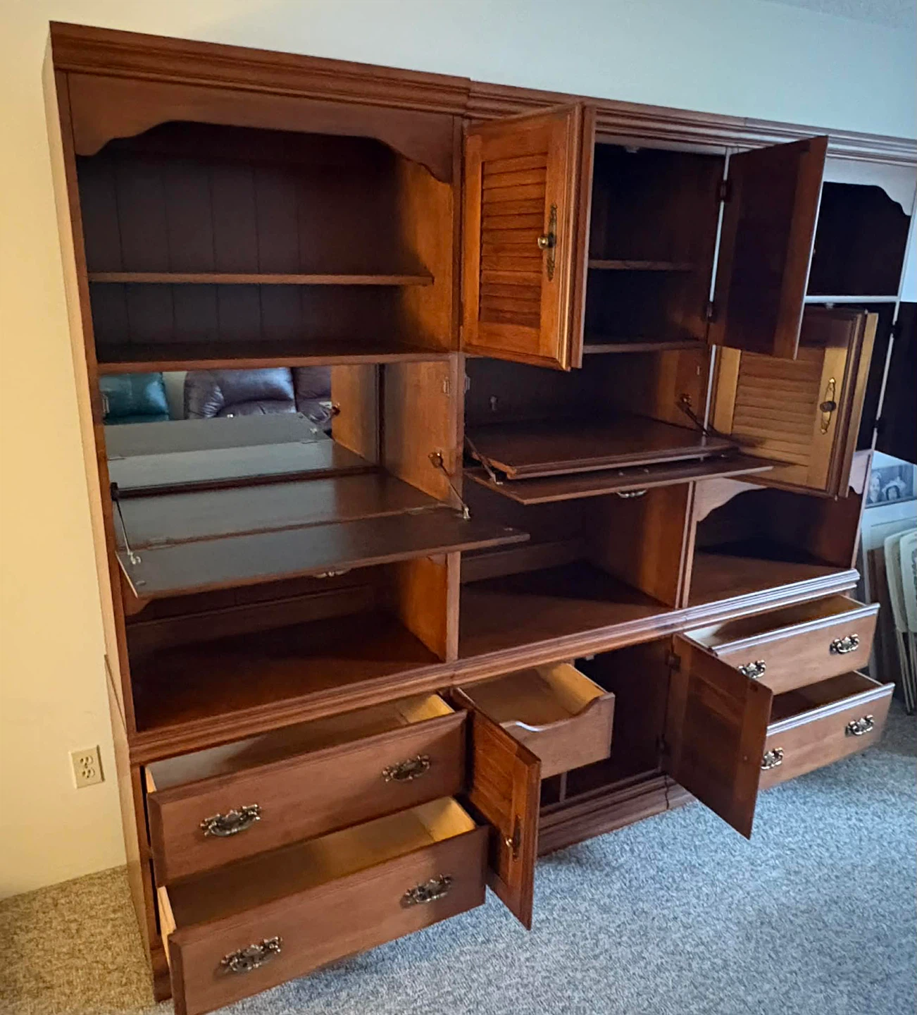 Large Wooden Wall Unit/Entertainment Centre - photo 4