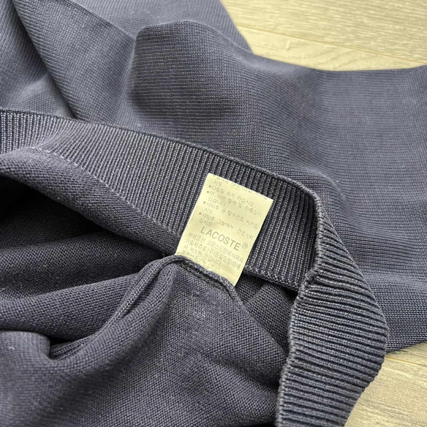 Lacoste Navy Crewneck Sweater – Size Medium (KR 100) image indicator(3)