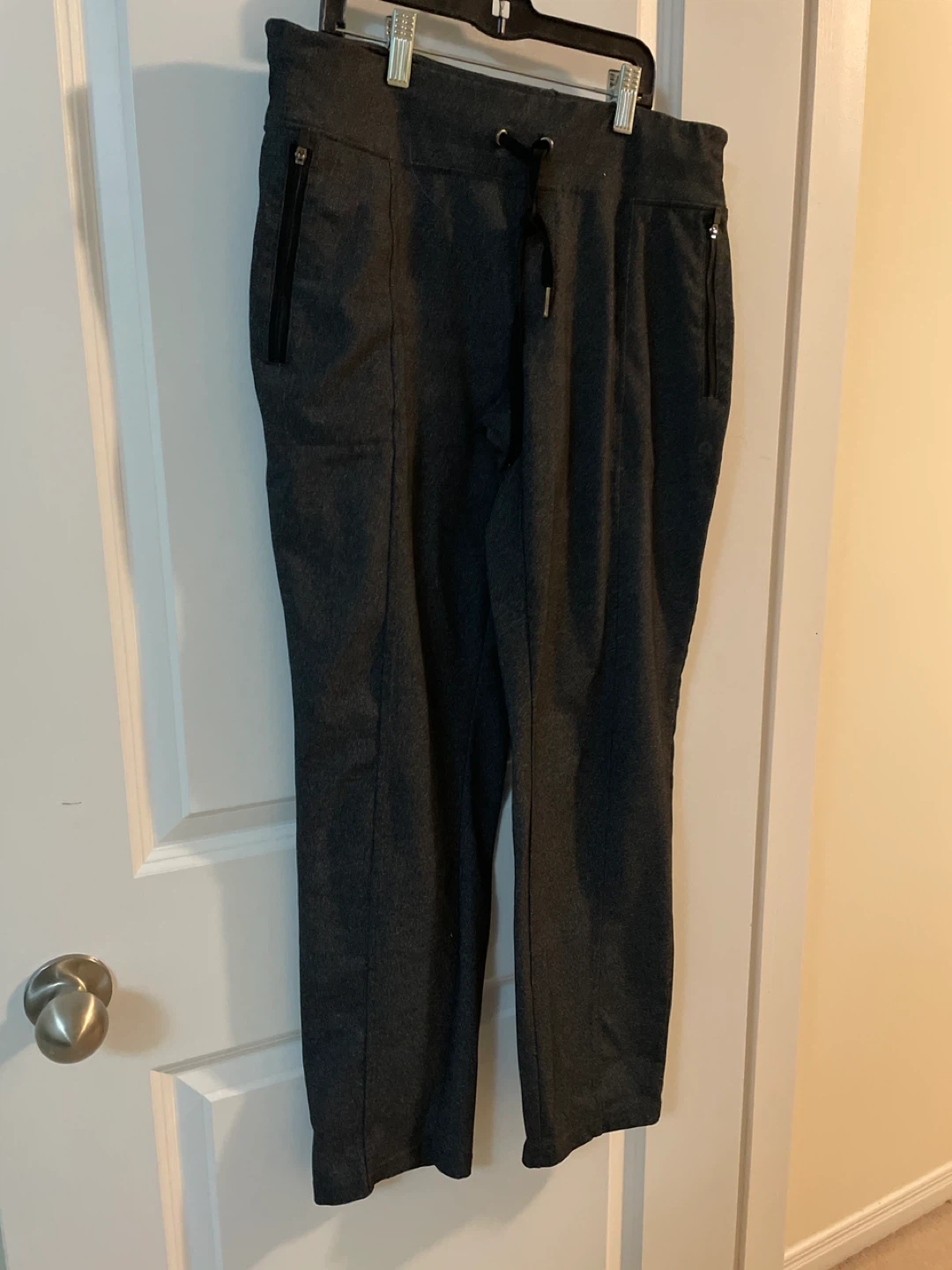 Hyba Petite Joggers - Size M/M like new