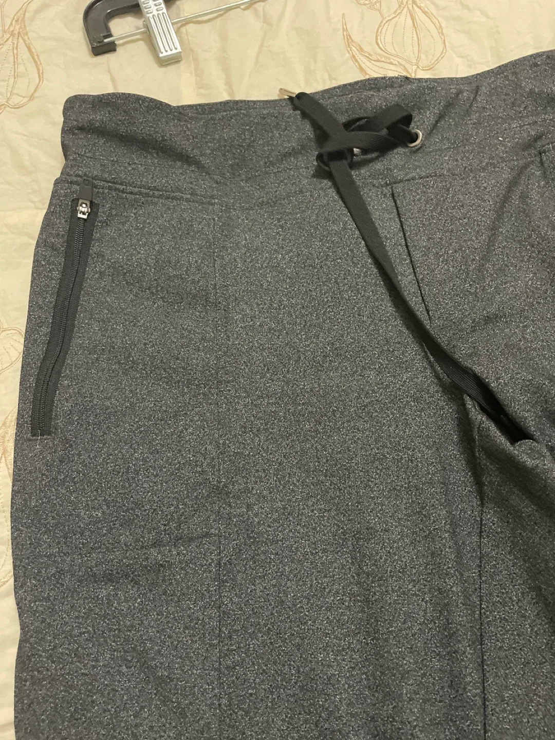 Hyba Petite Joggers - Size M/M like new image indicator(4)