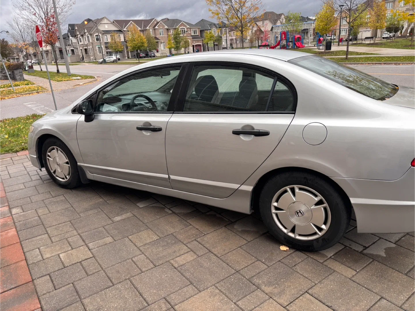 Honda Civic - Silver Sedan image indicator(2)