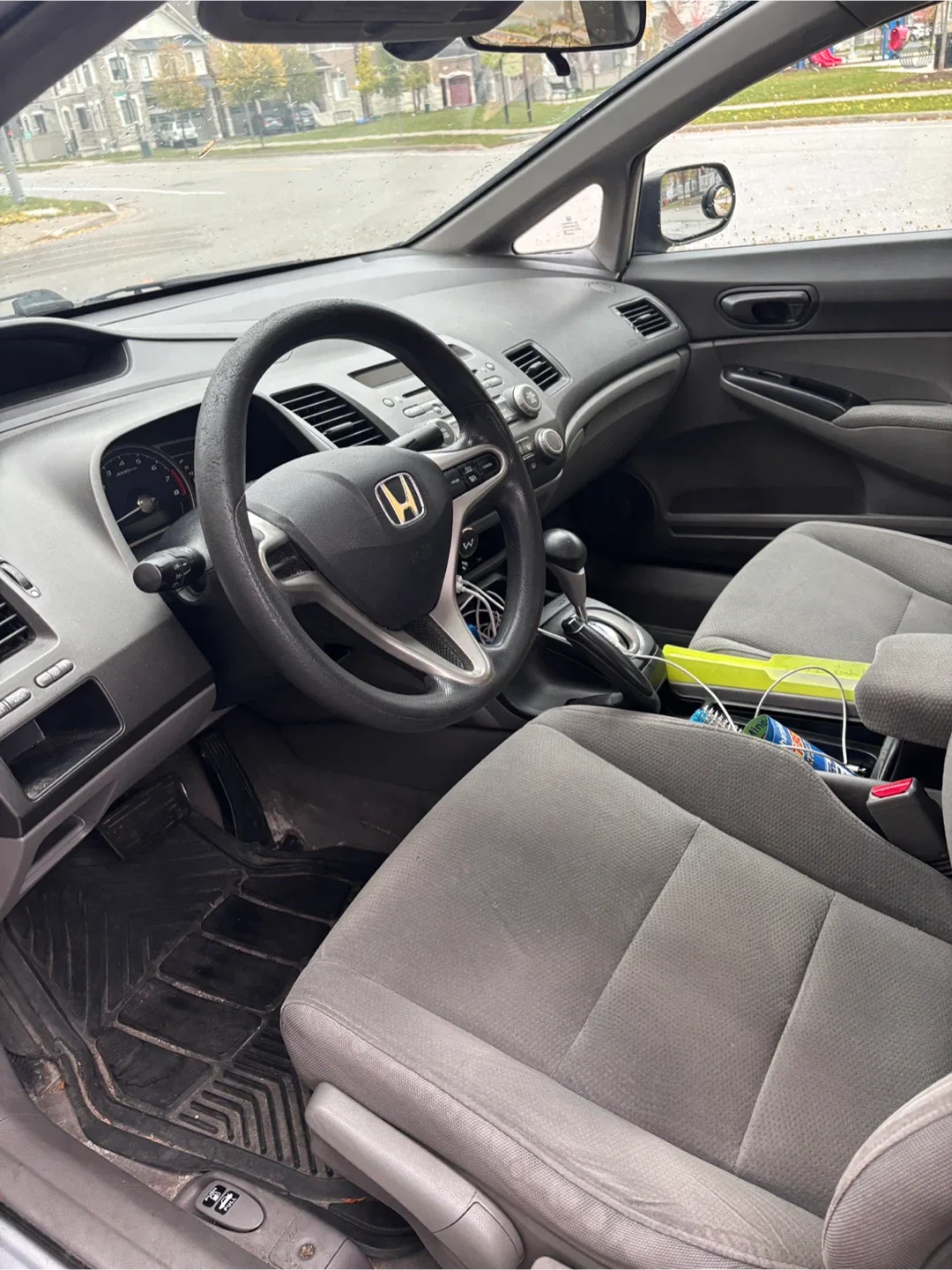 Honda Civic - Silver Sedan image indicator(4)