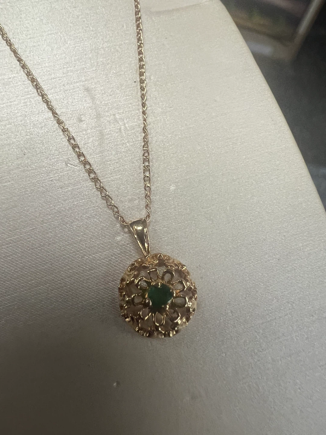 14 k Gold Necklace with Emerald Pendant - photo 3