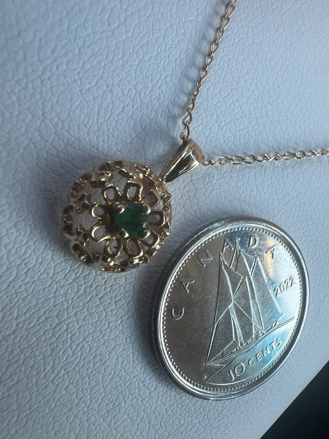 14 k Gold Necklace with Emerald Pendant - photo 4