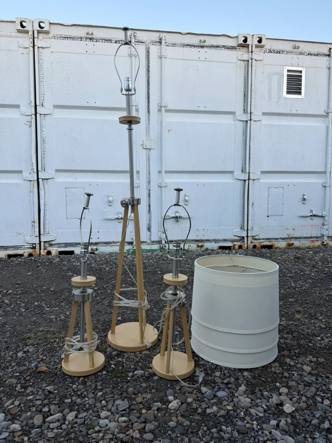 Set of 3 Wooden Tripod Lamps with Shade