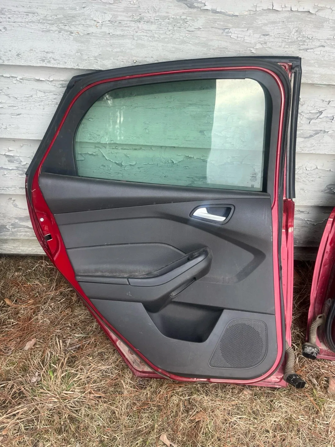 2012 Ford Focus Red Car Door image indicator(2)