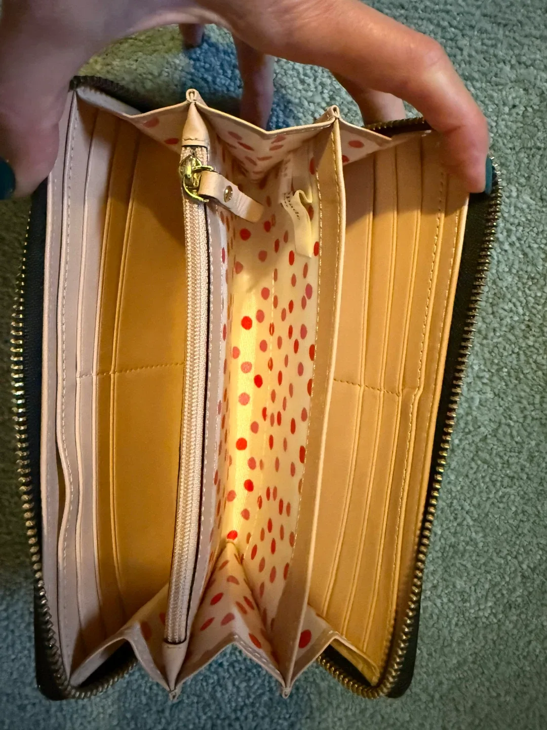 Kate Spade Wallet image indicator(2)