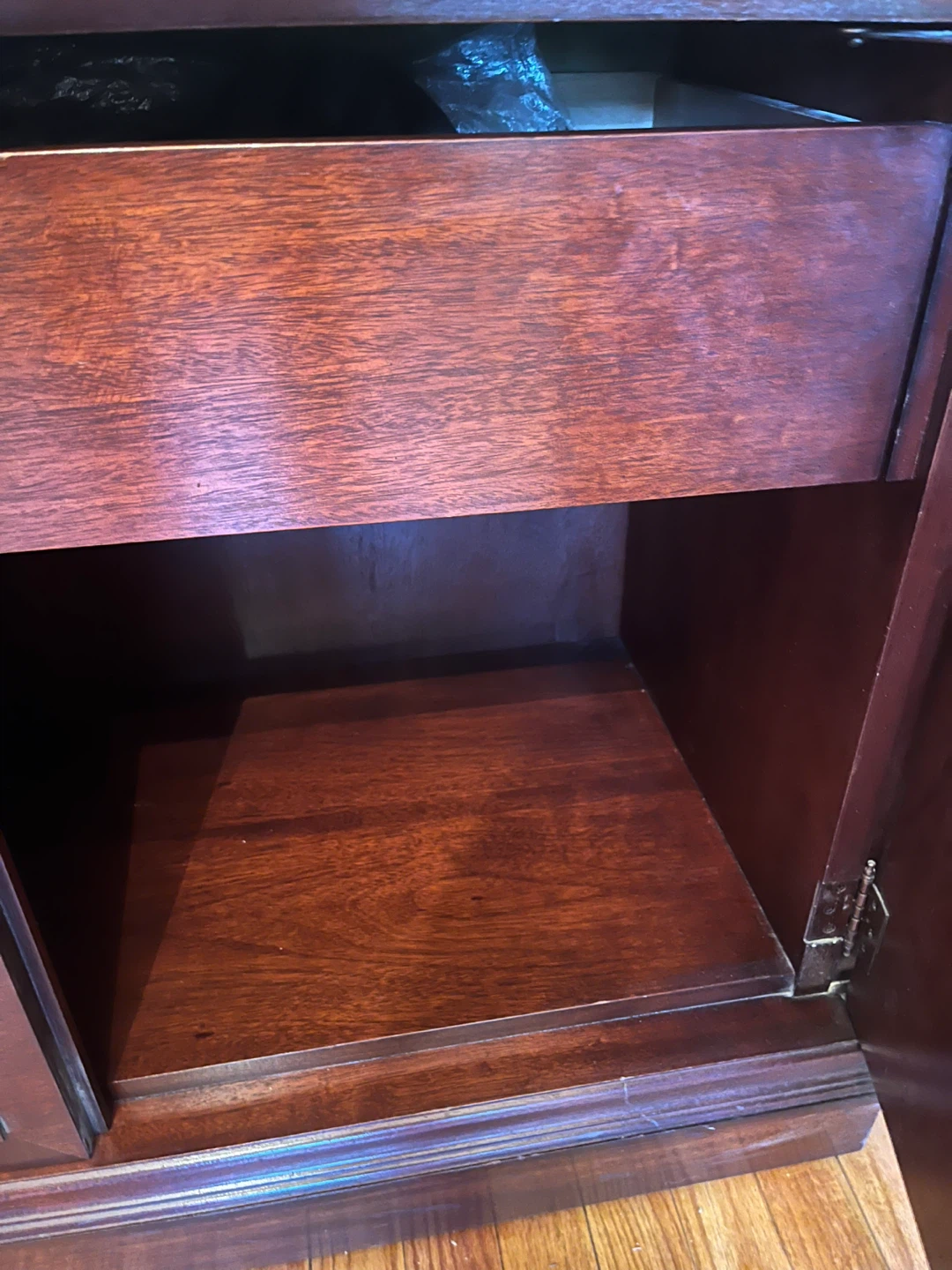 Wooden China Cabinet - photo 2