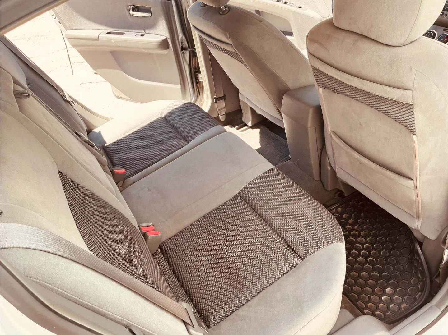Nissan Sentra 2.0S Interior - photo 4