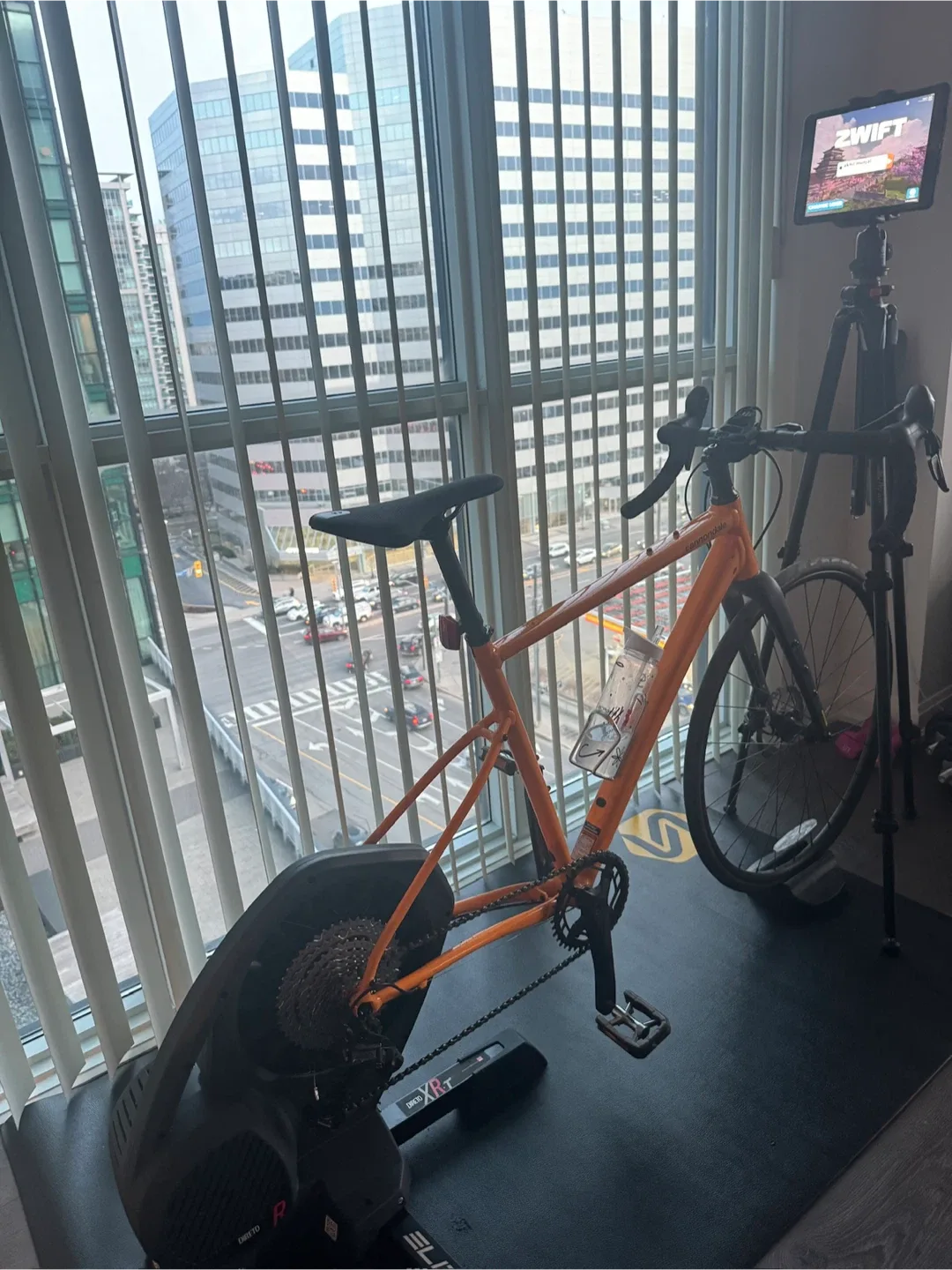 Bike trainer Elite DIRETO XR-T TRAINER thumbnail