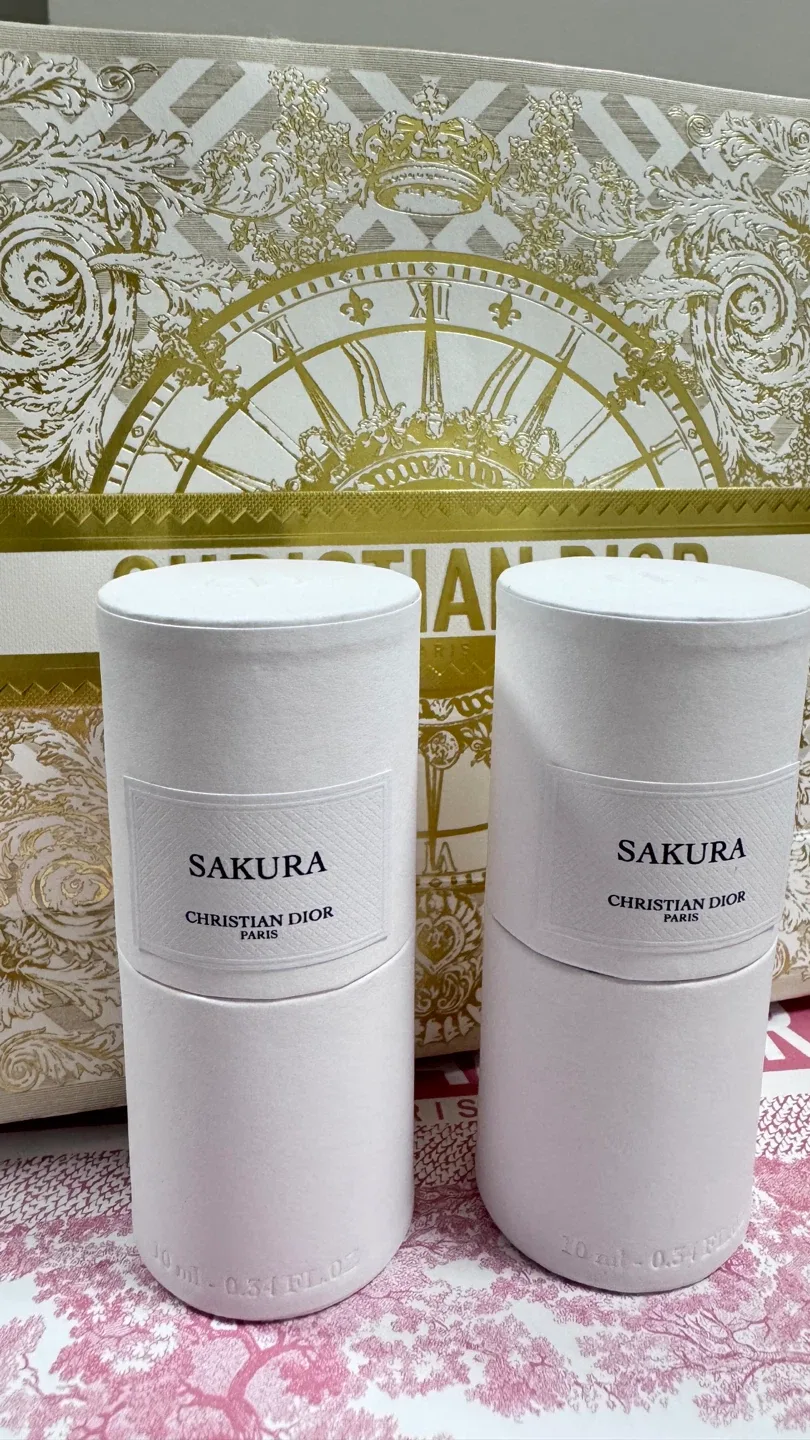 Christian Dior Sakura Perfume Minature image indicator(2)