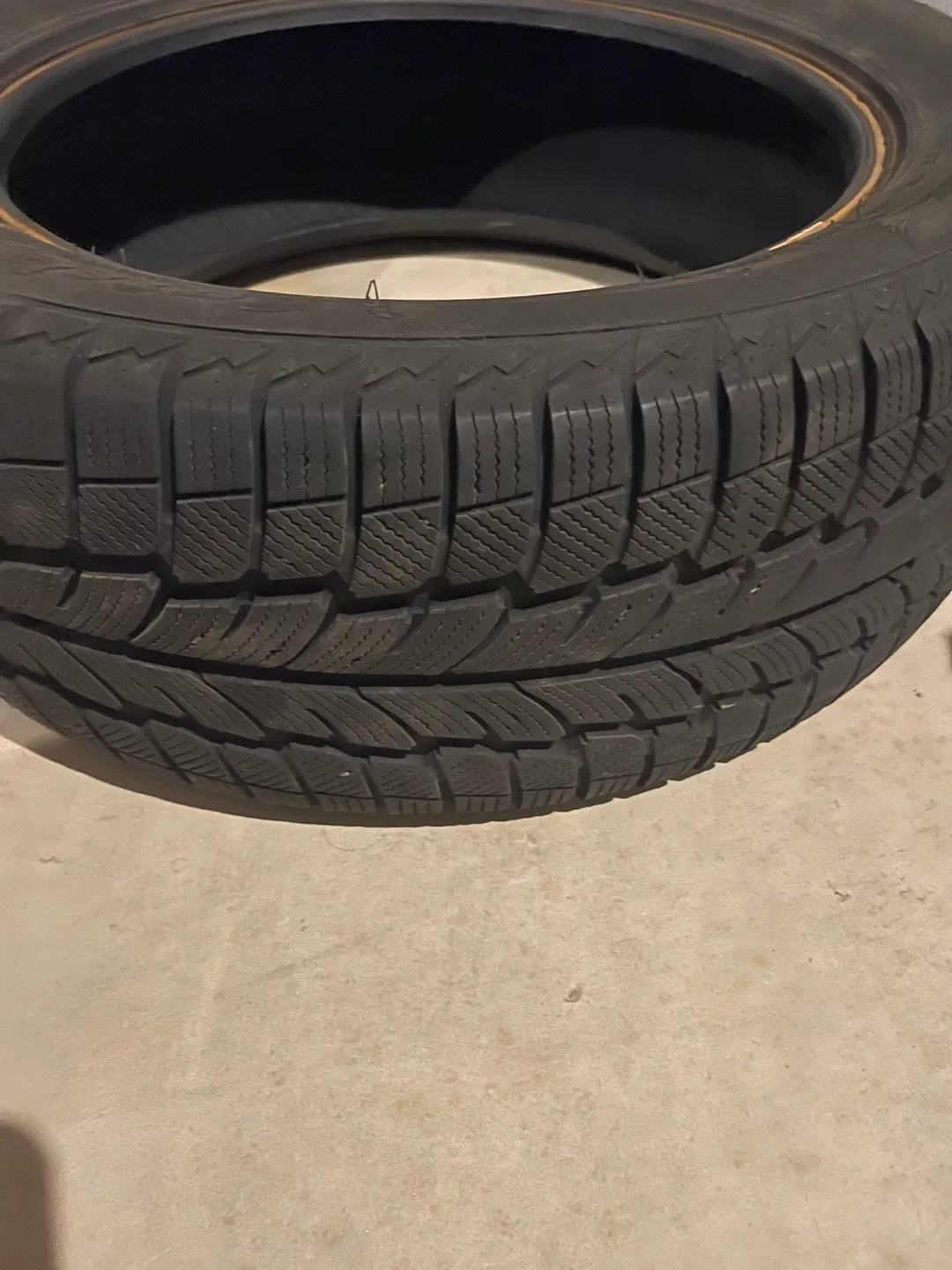 205/55R16 Winter Tire - Like New! image indicator(2)